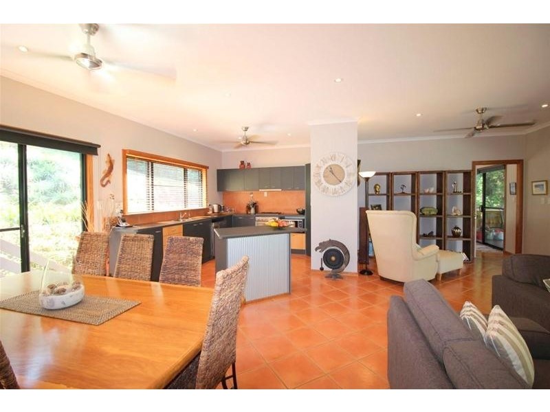 1/627 Bingil Bay Road, Bingil Bay QLD 4852