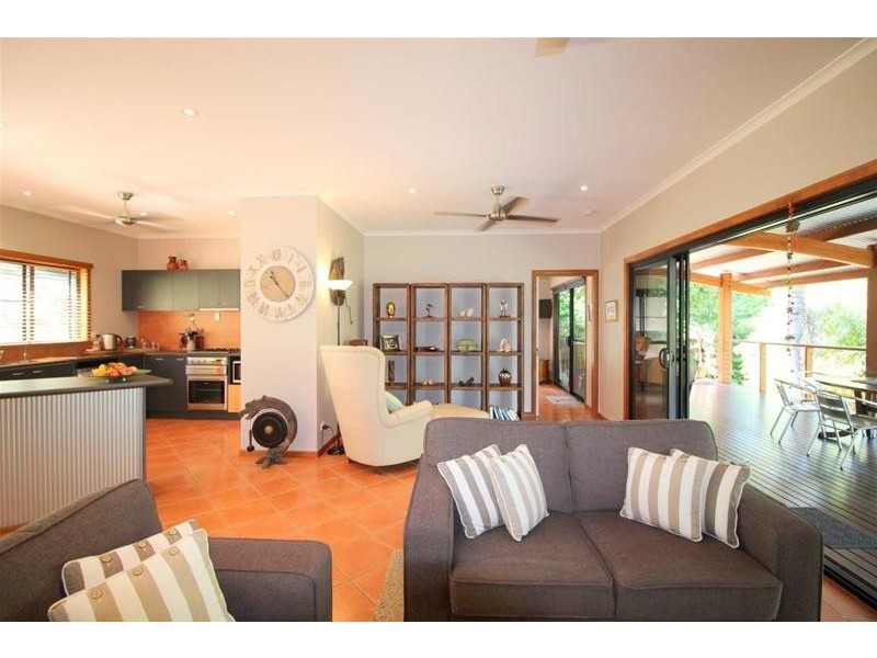 1/627 Bingil Bay Road, Bingil Bay QLD 4852