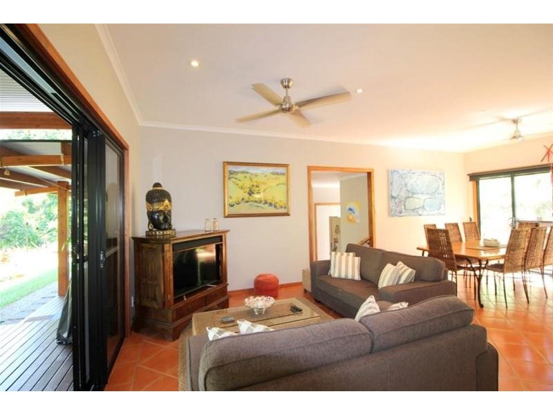 1/627 Bingil Bay Road, Bingil Bay QLD 4852