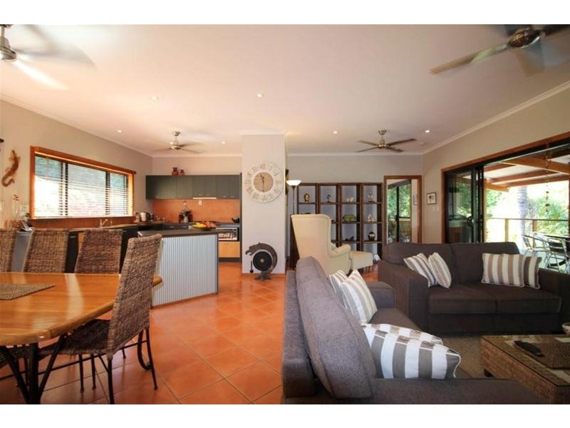 1/627 Bingil Bay Road, Bingil Bay QLD 4852