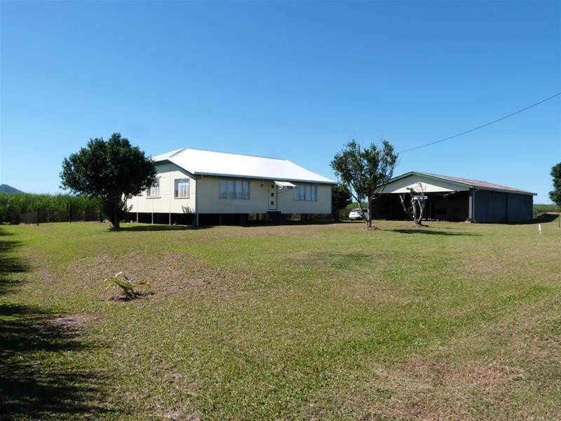 513 Tully-Hull Road, Lower Tully QLD 4854