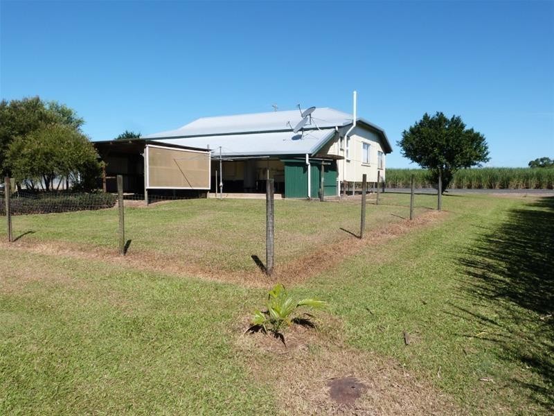 513 Tully-Hull Road, Lower Tully QLD 4854