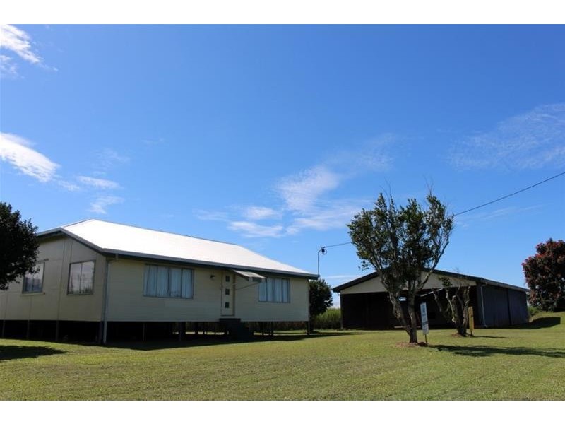 513 Tully-Hull Road, Lower Tully QLD 4854