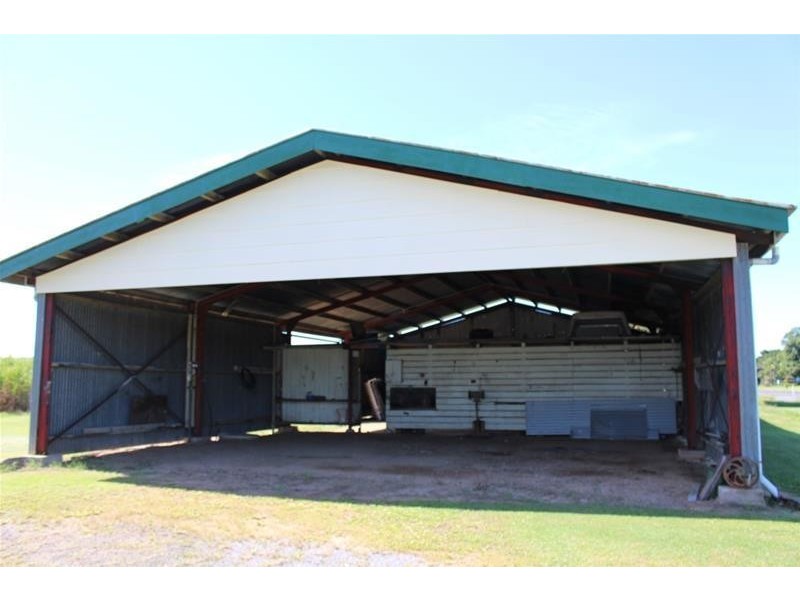 513 Tully-Hull Road, Lower Tully QLD 4854