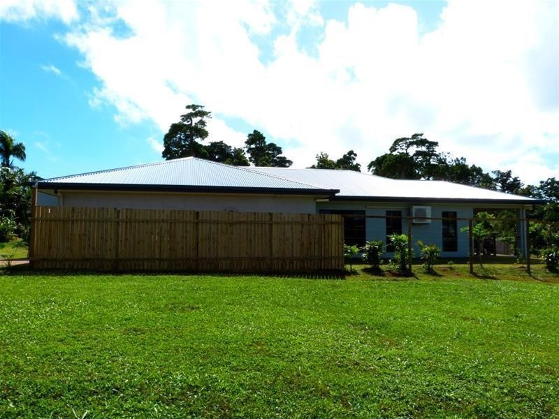 10 Rise Crescent, Mission Beach QLD 4852