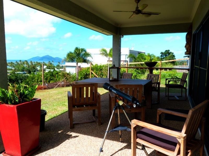 10 Rise Crescent, Mission Beach QLD 4852