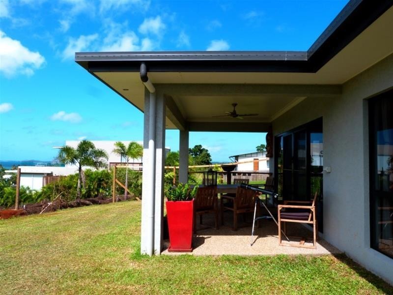 10 Rise Crescent, Mission Beach QLD 4852