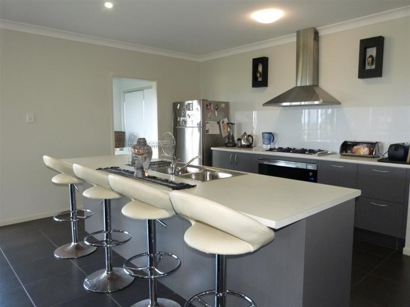 10 Rise Crescent, Mission Beach QLD 4852