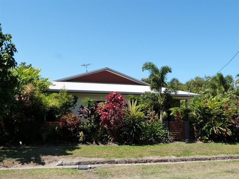 1 Golf Course Street, El Arish QLD 4855