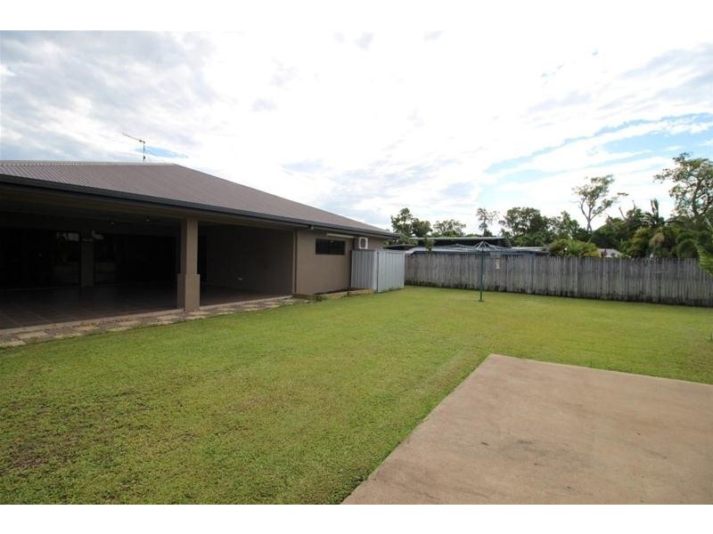 18 Voyager Street, South Mission Beach QLD 4852