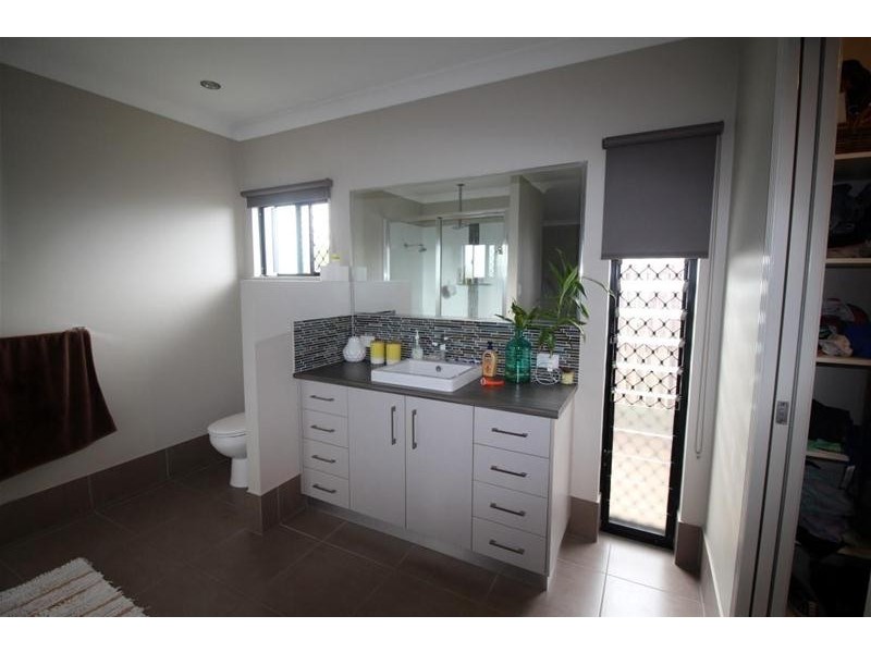 18 Voyager Street, South Mission Beach QLD 4852