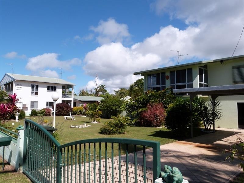 25 Holland Street, Wongaling Beach QLD 4852