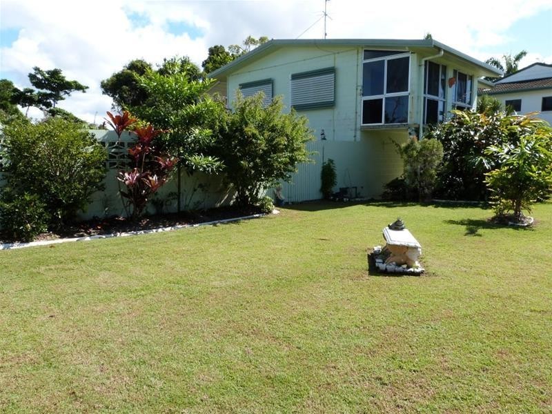 25 Holland Street, Wongaling Beach QLD 4852