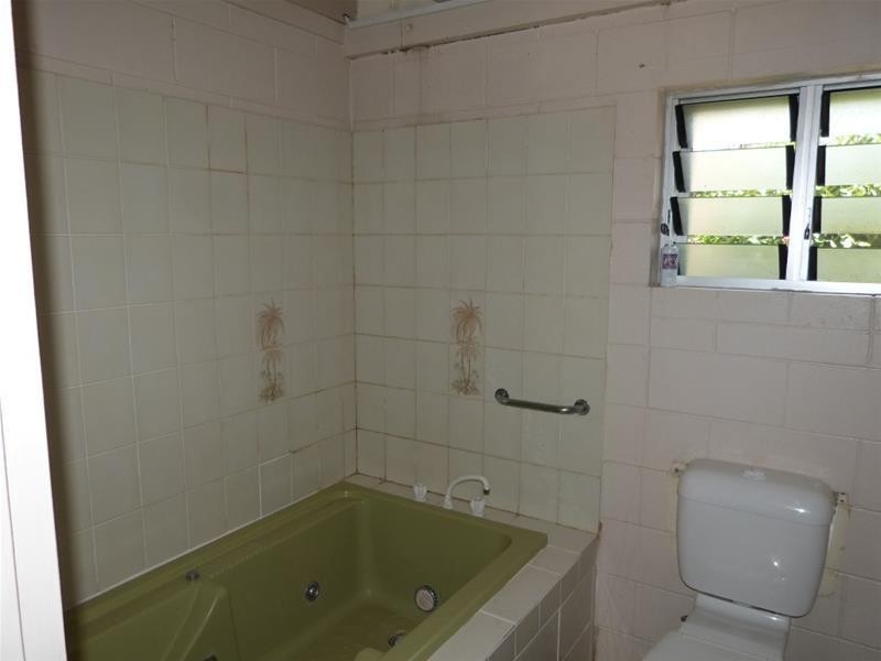 25 Holland Street, Wongaling Beach QLD 4852