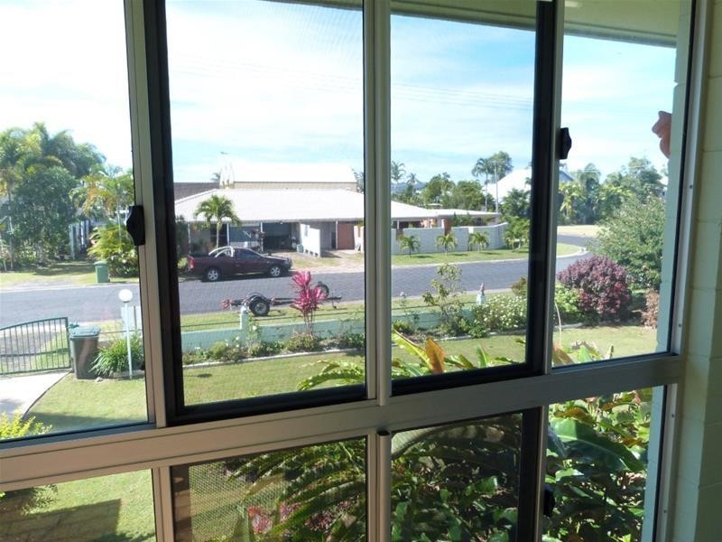 25 Holland Street, Wongaling Beach QLD 4852