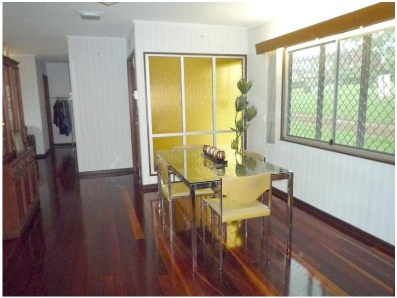 10 Hielscher Street, Tully QLD 4854