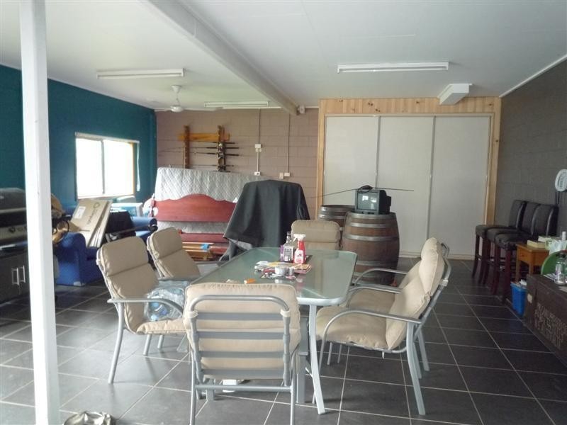 10 Hielscher Street, Tully QLD 4854