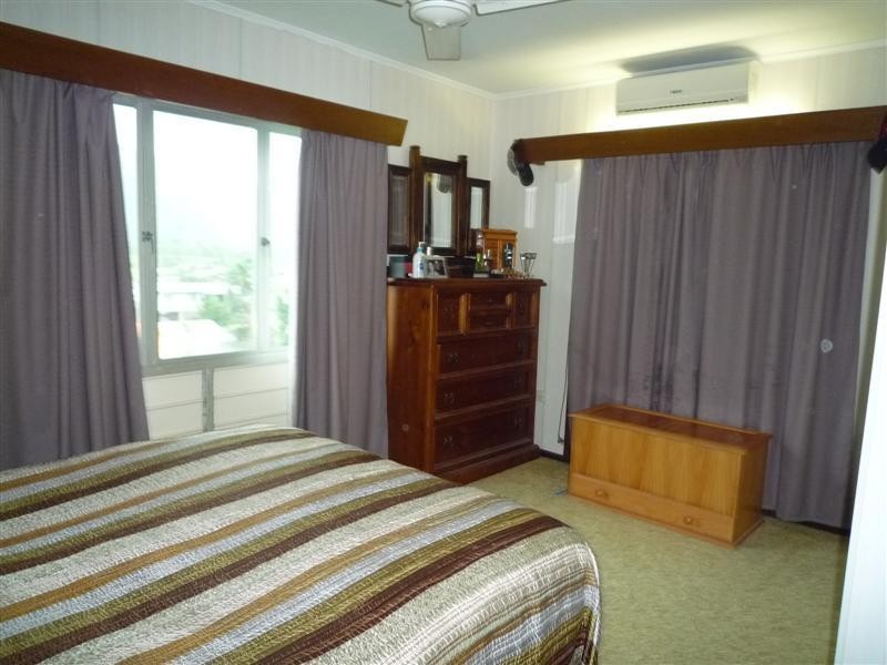 10 Hielscher Street, Tully QLD 4854