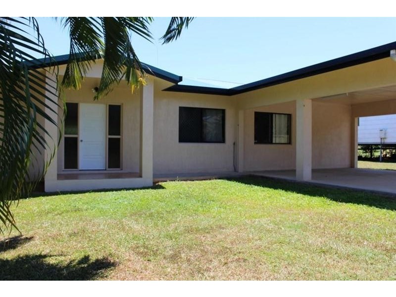 2A Royal Palm Drive, Mission Beach QLD 4852