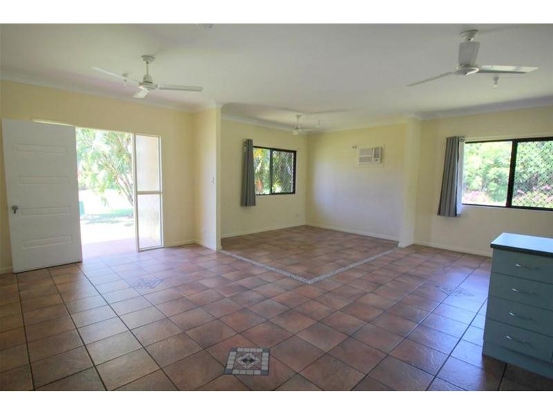 2A Royal Palm Drive, Mission Beach QLD 4852