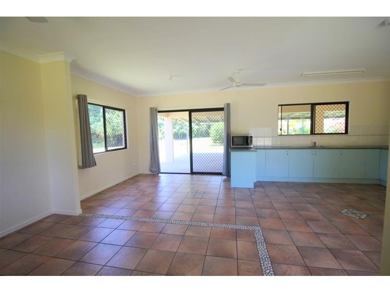 2A Royal Palm Drive, Mission Beach QLD 4852