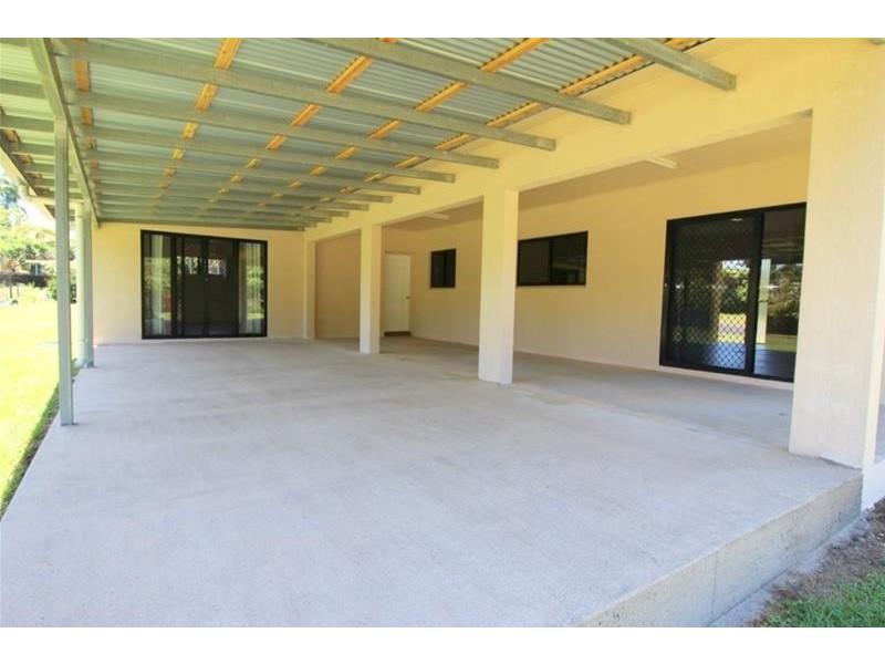 2A Royal Palm Drive, Mission Beach QLD 4852