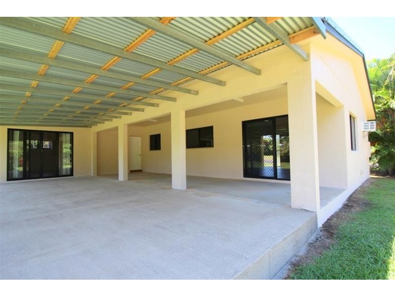 2A Royal Palm Drive, Mission Beach QLD 4852