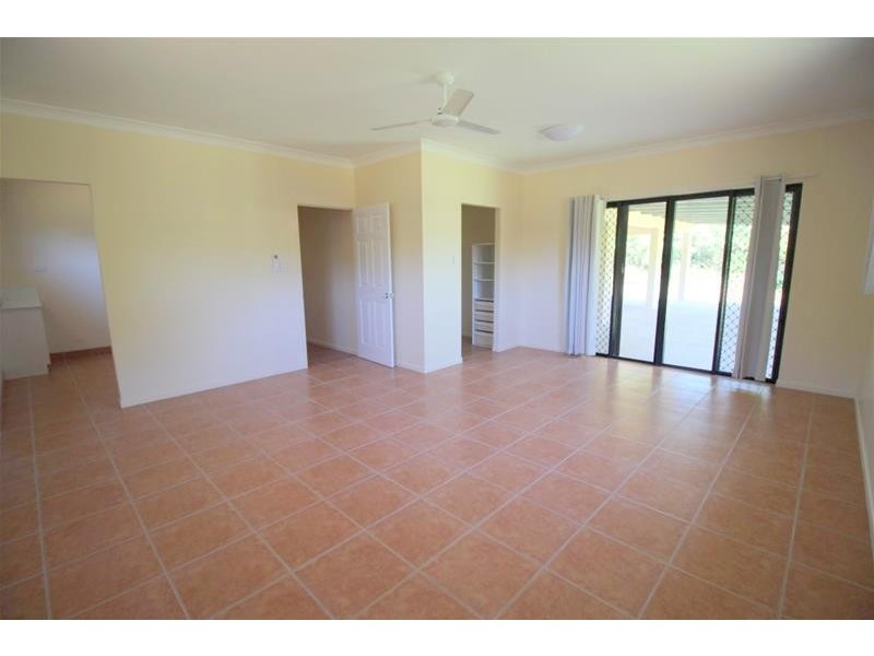 2A Royal Palm Drive, Mission Beach QLD 4852