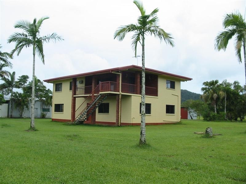 68 Meuanbah Road, Bombeeta QLD 4871