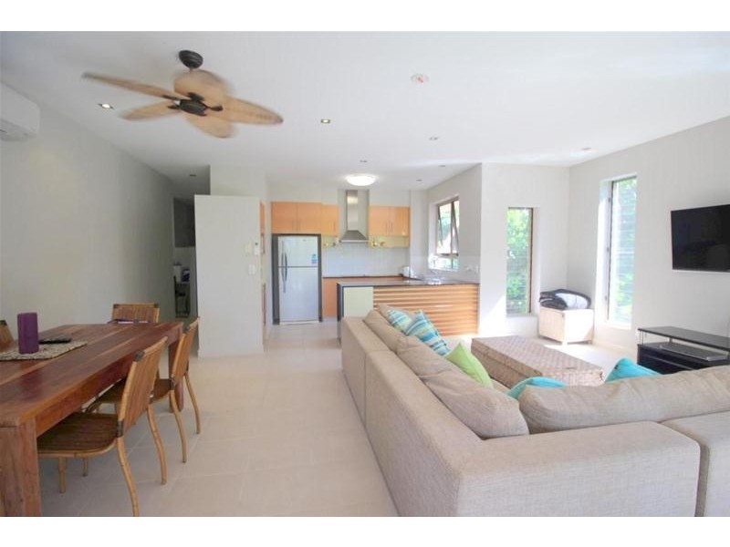 8/51A Porter Promenade, Mission Beach QLD 4852