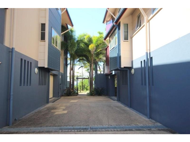 8/51A Porter Promenade, Mission Beach QLD 4852