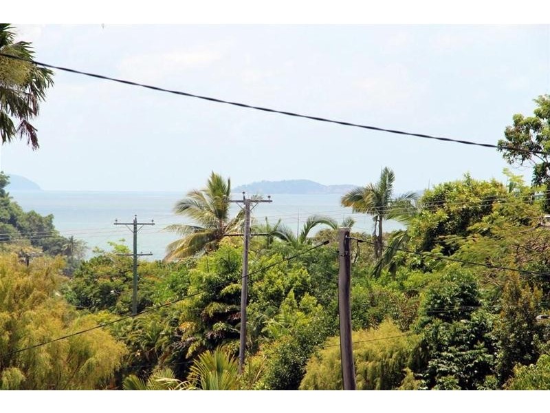 31 Cutten Street, Bingil Bay QLD 4852