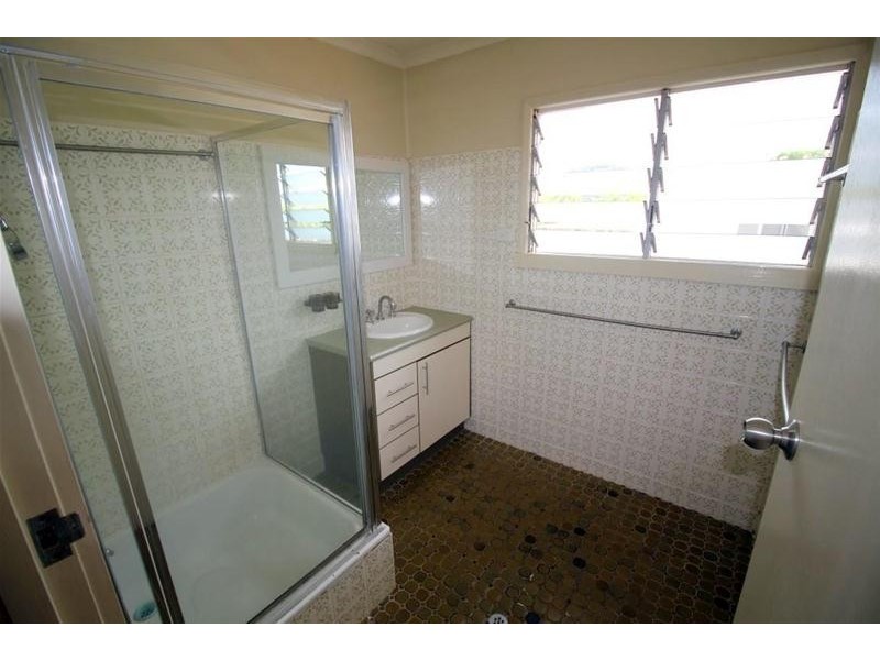 31 Cutten Street, Bingil Bay QLD 4852