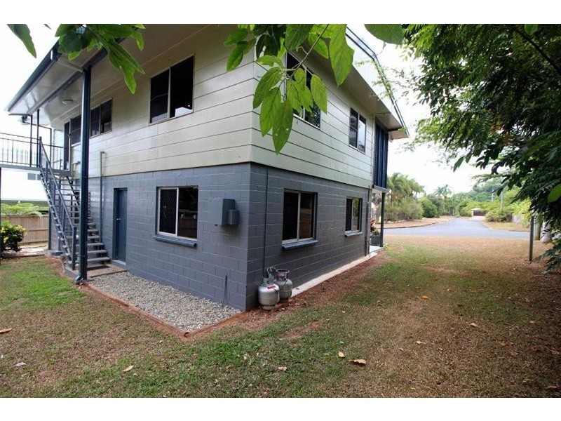 31 Cutten Street, Bingil Bay QLD 4852