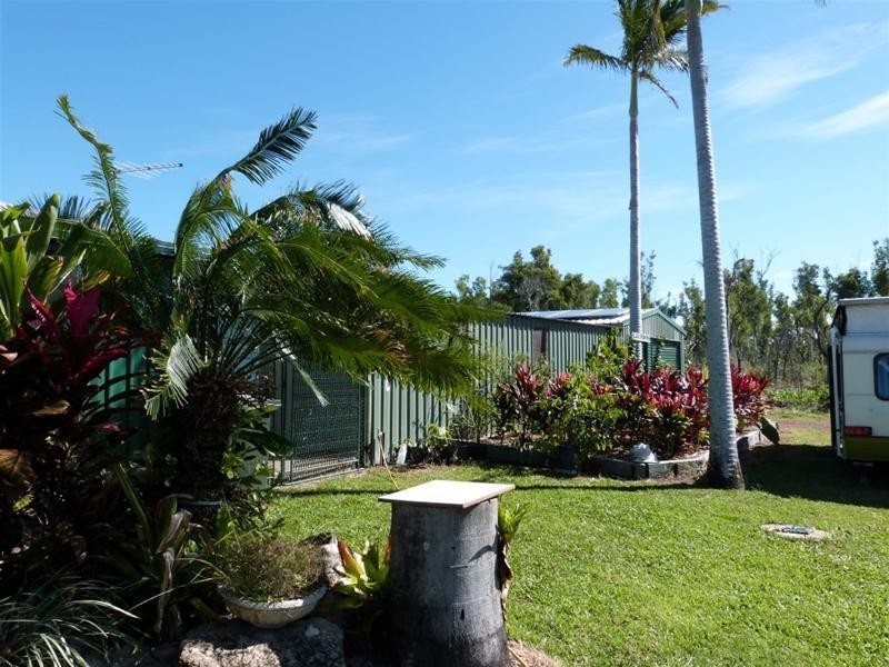 41 Taylor Street, Tully Heads QLD 4854