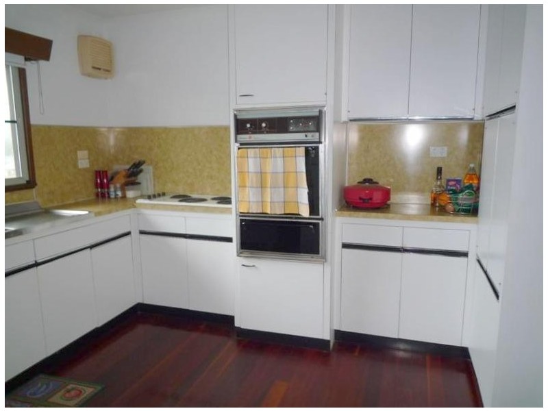 10 Hielscher Street, Tully QLD 4854