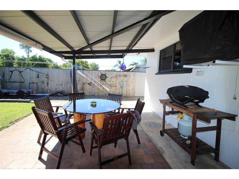 14 Andrews Street, Kurrimine Beach QLD 4871