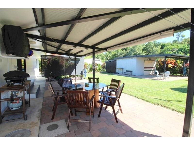 14 Andrews Street, Kurrimine Beach QLD 4871