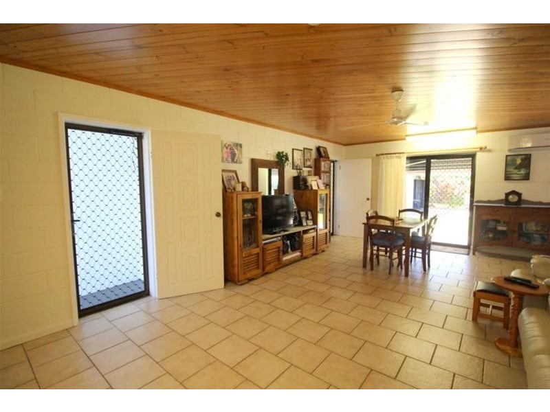 14 Andrews Street, Kurrimine Beach QLD 4871