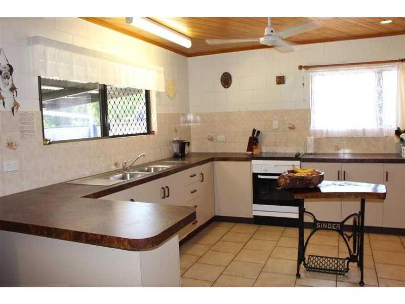 14 Andrews Street, Kurrimine Beach QLD 4871