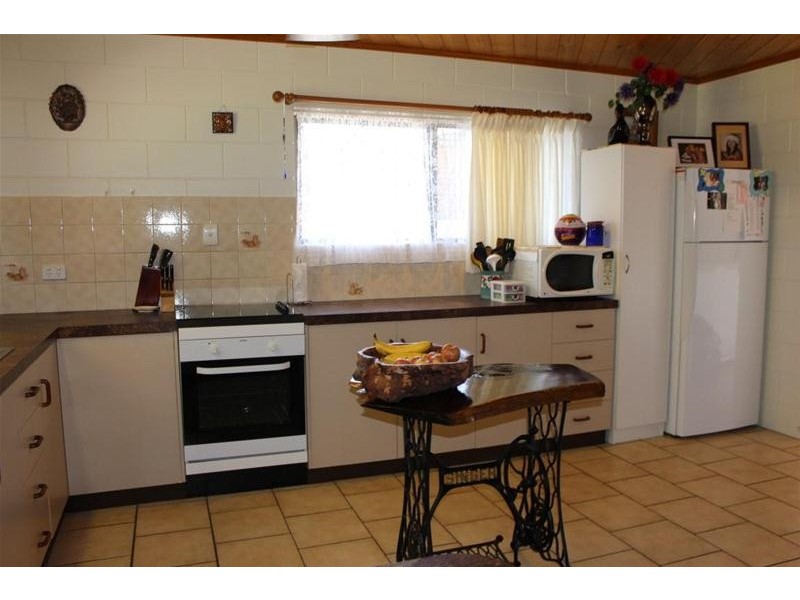 14 Andrews Street, Kurrimine Beach QLD 4871