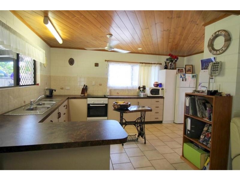 14 Andrews Street, Kurrimine Beach QLD 4871