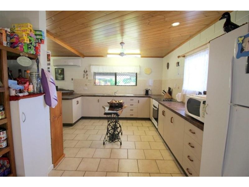 14 Andrews Street, Kurrimine Beach QLD 4871