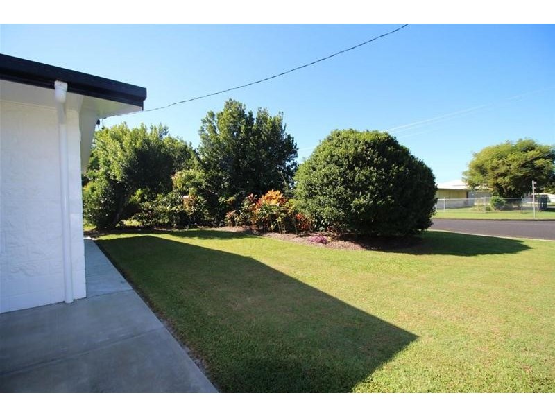 14 Andrews Street, Kurrimine Beach QLD 4871