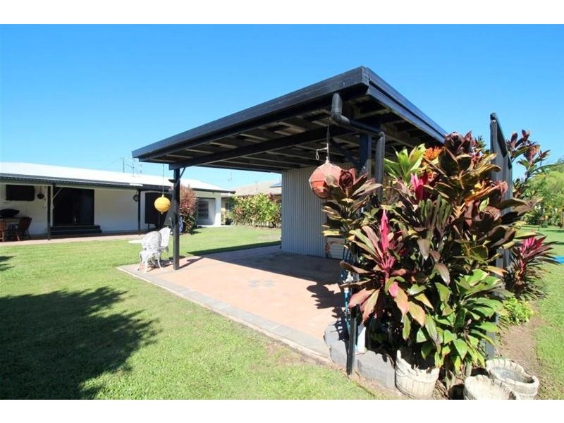 14 Andrews Street, Kurrimine Beach QLD 4871
