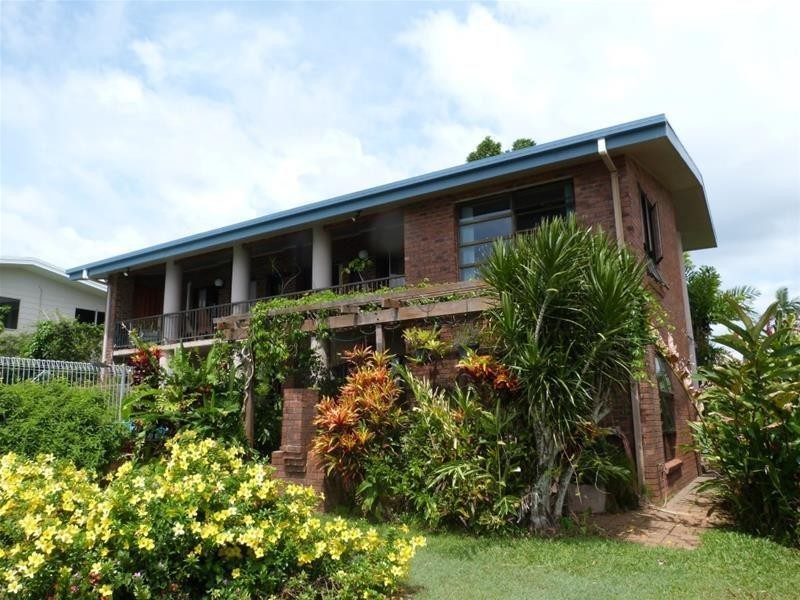 18 Cutten Street, Bingil Bay QLD 4852