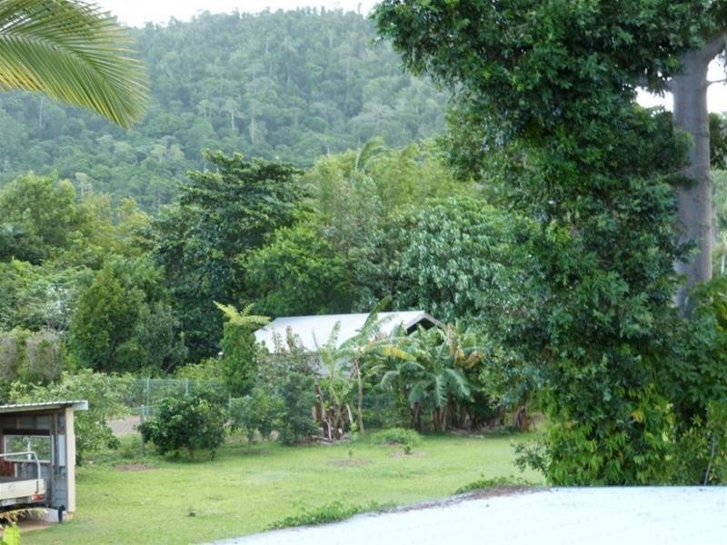 18 Cutten Street, Bingil Bay QLD 4852