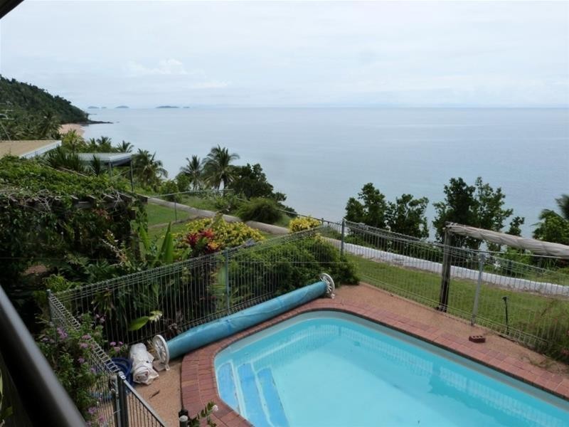 18 Cutten Street, Bingil Bay QLD 4852