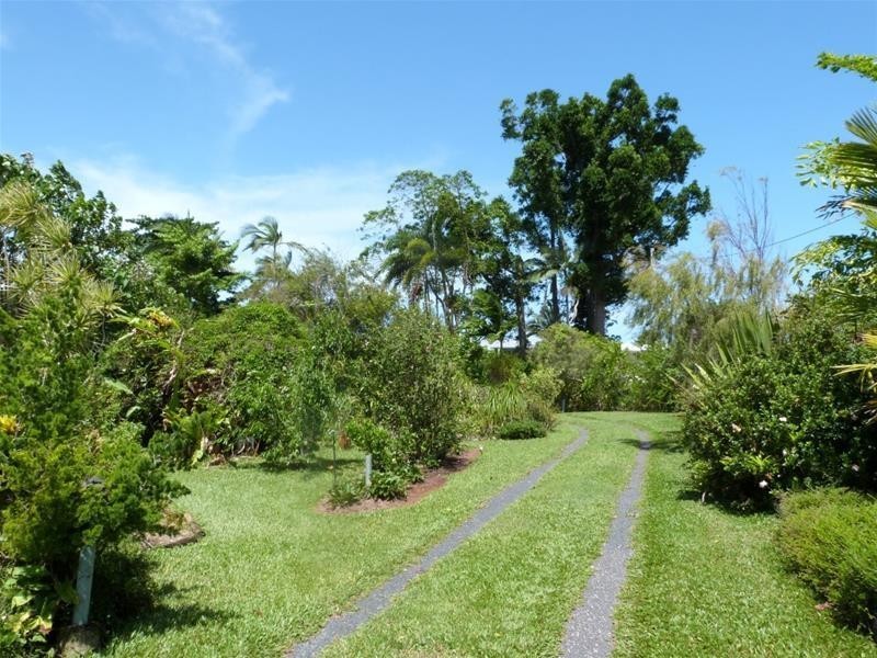 18 Cutten Street, Bingil Bay QLD 4852