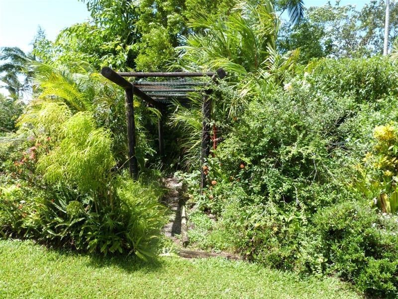 18 Cutten Street, Bingil Bay QLD 4852